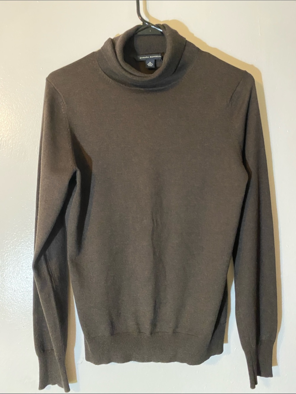 Banana Republic Women’s Club Brown Turtleneck Stretch Sweater
